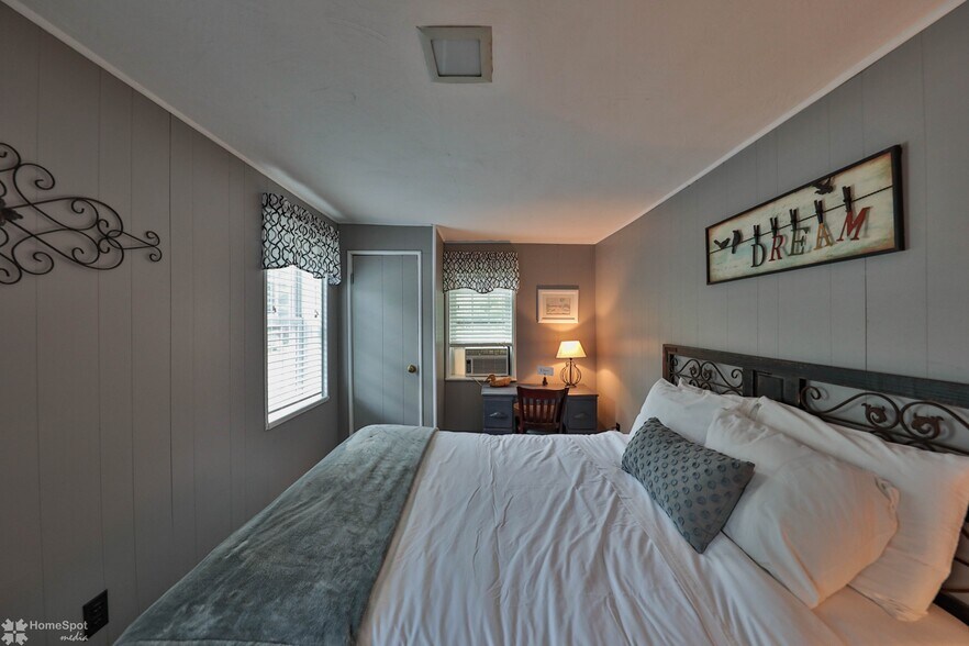 More Photos Of 2468 Route 390, Canadensis Hospitality For Sale