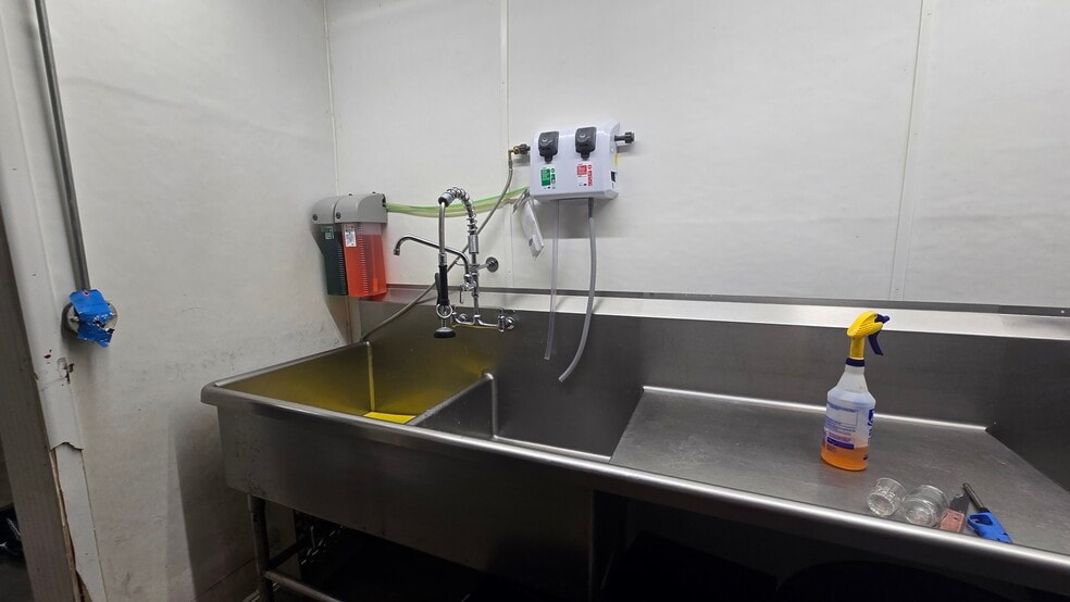 More Photos Of 4021 Acton Hwy, Granbury General Retail For Lease