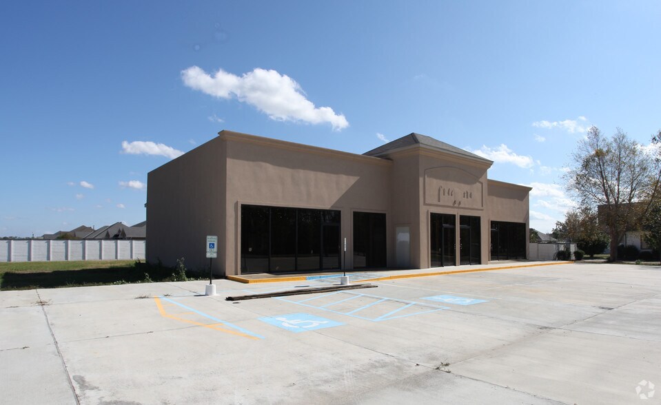 More Photos Of 4661 W Park Ave, Houma Office For Lease