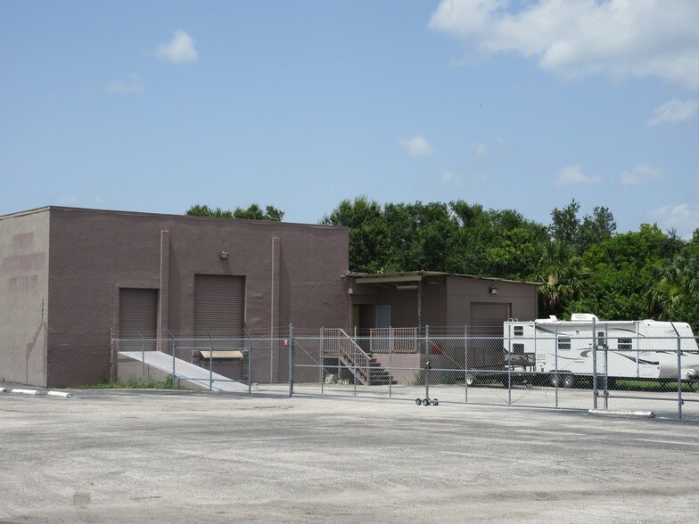 More Photos Of 15445 N Nebraska Ave, Lutz Warehouse For Lease