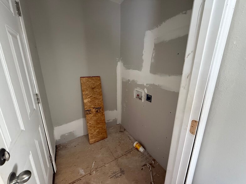 More Photos Of 2427 Carmine St, Charlotte Multifamily For Sale