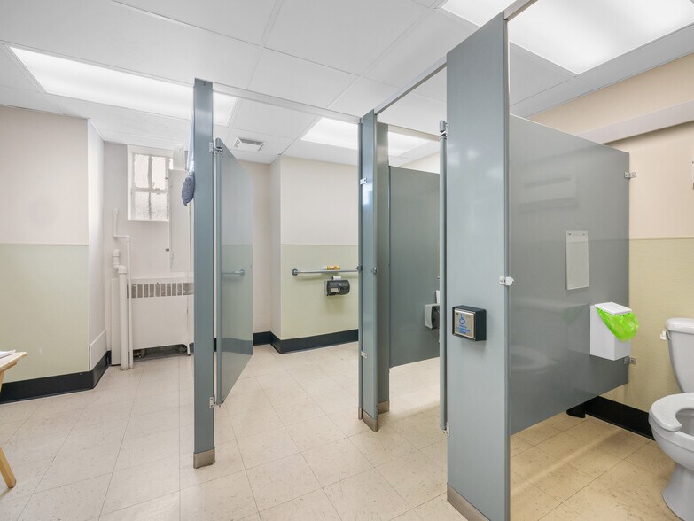 More Photos Of 407 S 2nd St, Laramie Storefront Retail Office For Sale