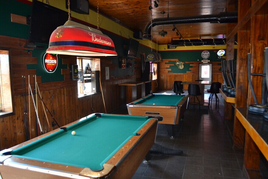 More Photos Of 1110 W Campus Ave, Wausau General Retail For Sale