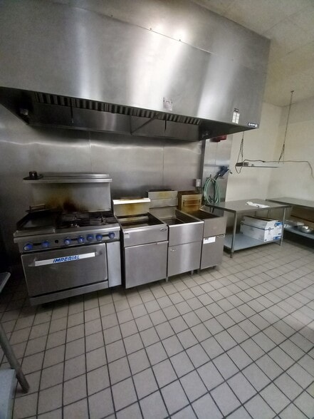 More Photos Of 641 N Main St, Corona Freestanding For Lease