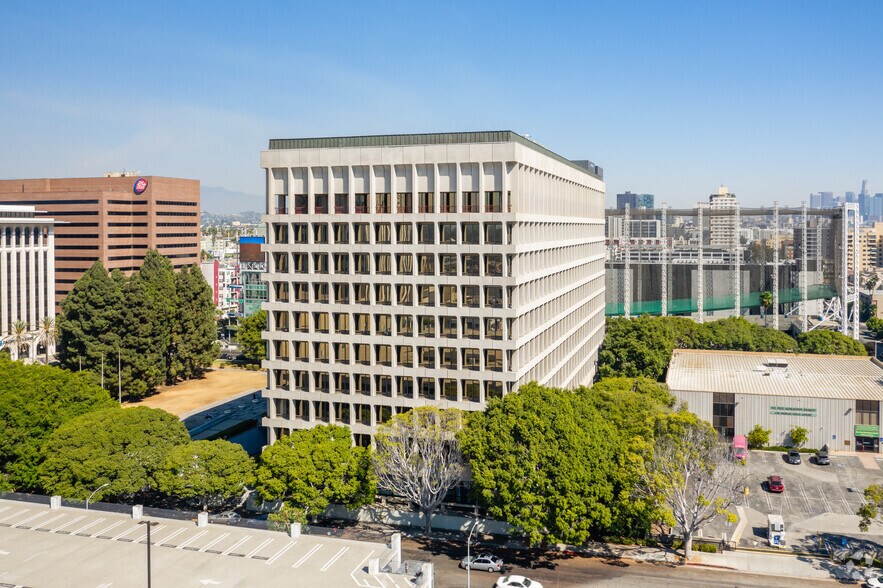 More Photos Of 3700 Wilshire Blvd, Los Angeles Office For Lease