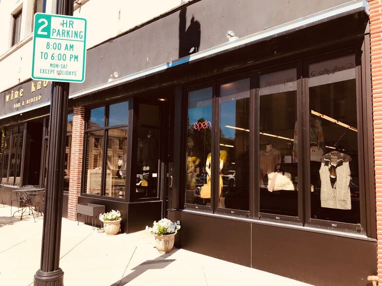 More Photos Of 5611 6th Ave, Kenosha Restaurant For Lease