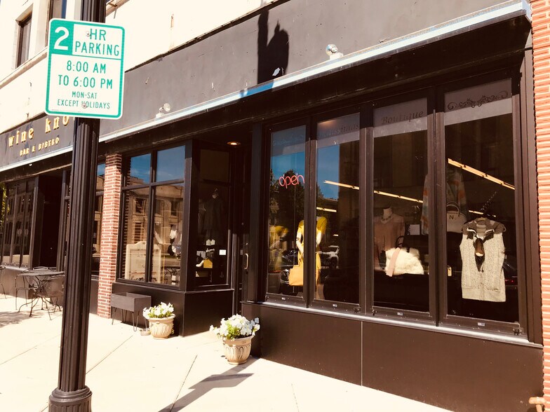 More Photos Of 5611 6th Ave, Kenosha Restaurant For Sale