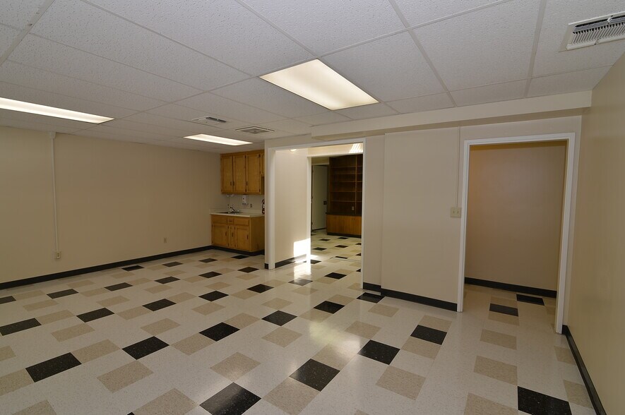 More Photos Of , Bakersfield Office For Sale