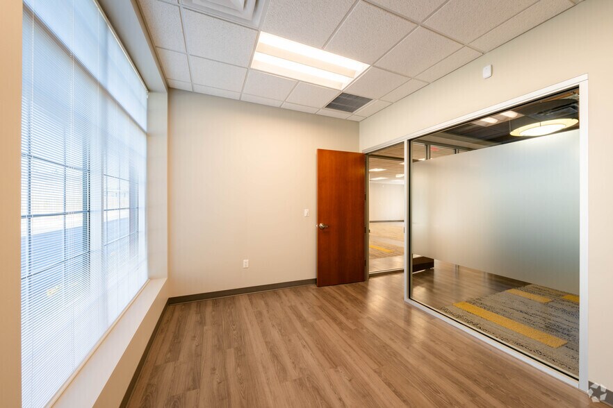 More Photos Of 52 S Union Rd, Buffalo Medical For Lease