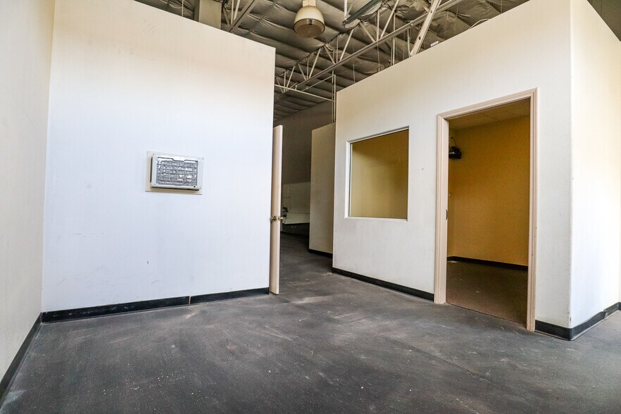 More Photos Of 6640 S Tenaya Way, Las Vegas Light Distribution For Lease