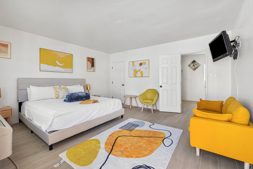 More Photos Of 526 S Warm Sands Dr, Palm Springs Hotel For Sale