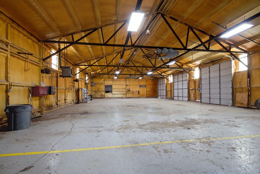 More Photos Of 300-305 S Grant Ave, Odessa Warehouse For Sale