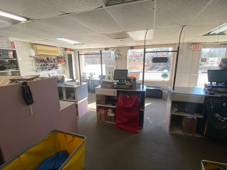 More Photos Of 7300 Beulah St, Alexandria General Retail For Lease