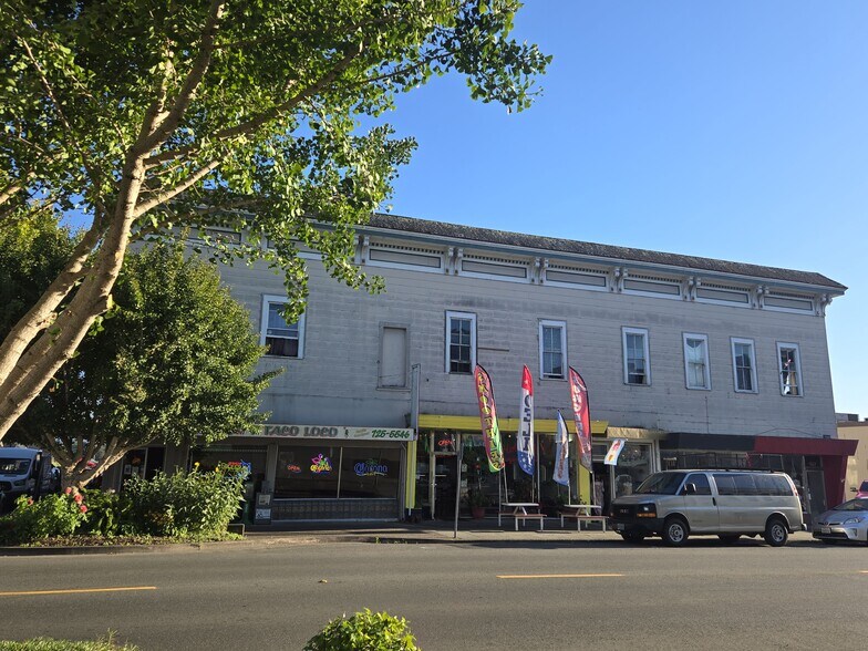 More Photos Of 931 Main St, Fortuna Showroom For Sale