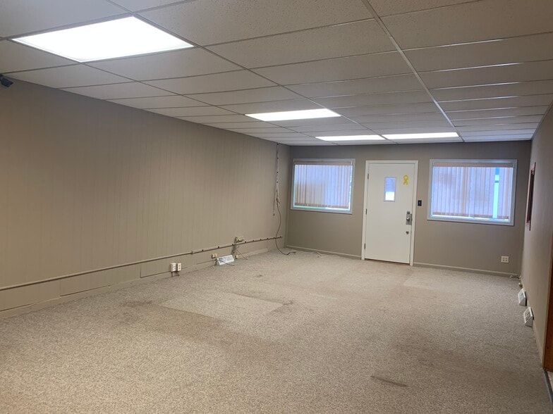 More Photos Of 1902 W 1st St, Duluth Service For Lease