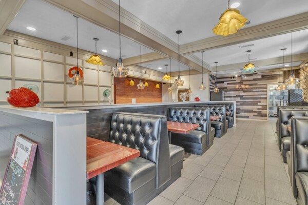 More Photos Of 33 S Carolina St, Hartwell Restaurant For Sale