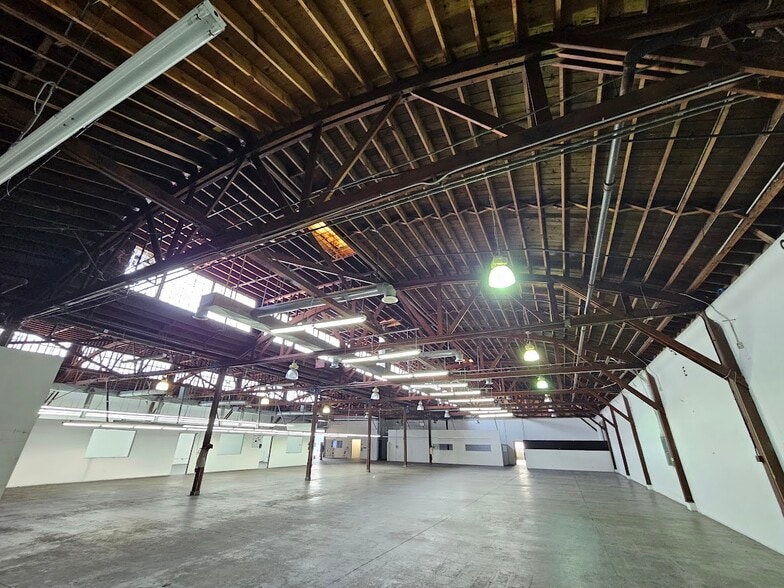 More Photos Of 2853 E Pico Blvd, Los Angeles Warehouse For Lease