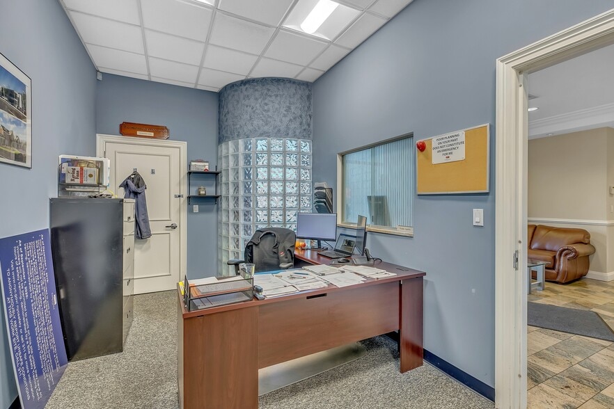 More Photos Of 22 Colt Ct, Ronkonkoma Warehouse For Sale