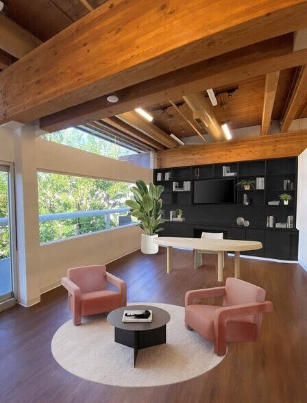 More Photos Of 4444 W Lakeside Dr, Burbank Loft Creative Space For Lease