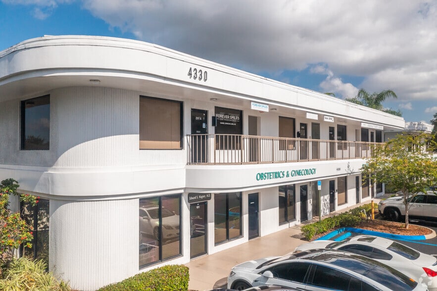 Primary Photo Of 4330 Sheridan St, Hollywood Medical For Sale