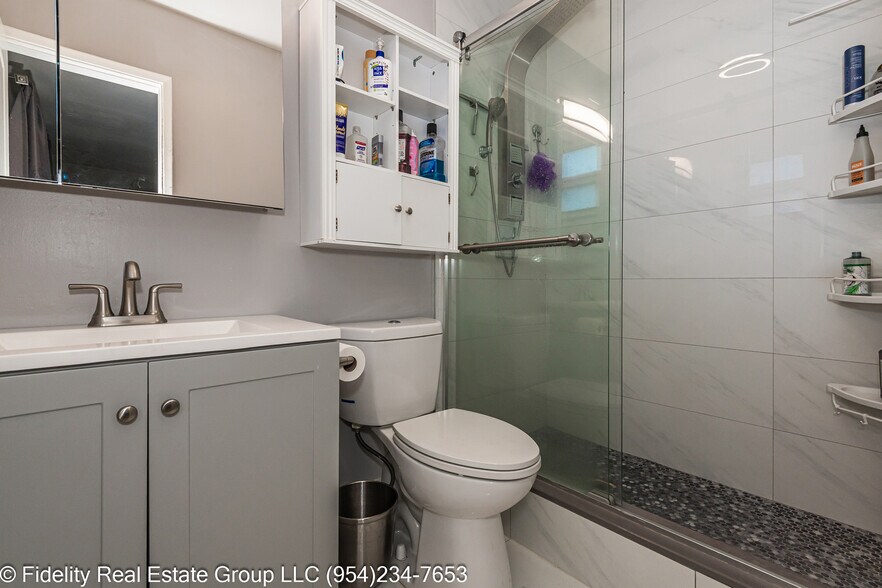 More Photos Of 1425 Ne 55th St, Fort Lauderdale Specialty For Sale