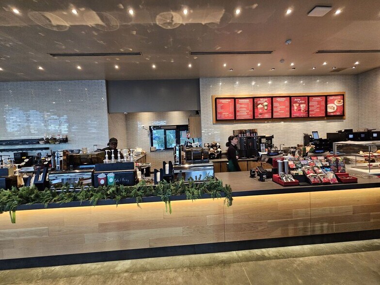 More Photos Of 2875 N Old Lake Wilson Rd, Kissimmee Fast Food For Sale