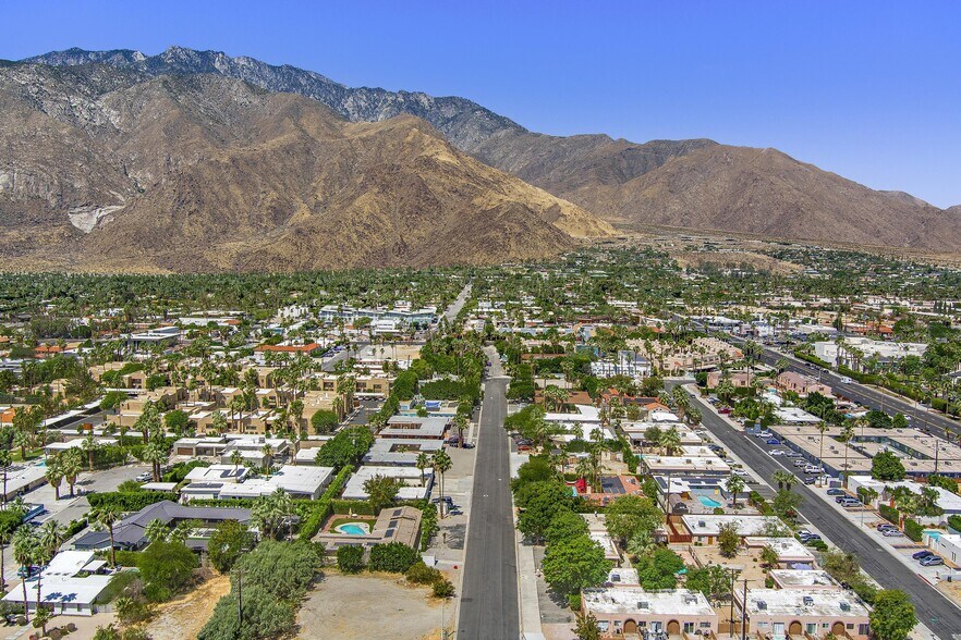 More Photos Of 520 Chuckwalla Rd, Palm Springs Apartments For Sale