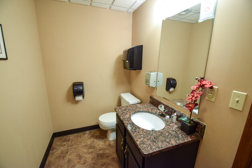More Photos Of 6373 Kittyhawk Commons Blvd, Dayton Office For Lease