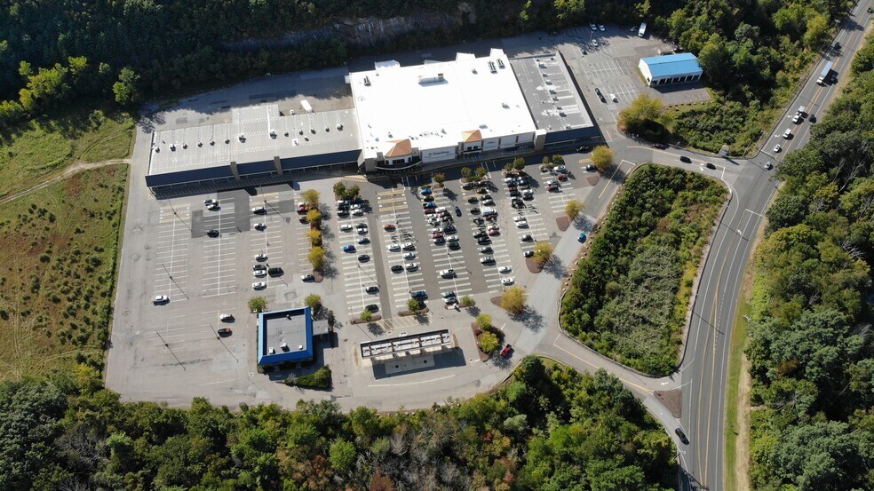 More Photos Of 200 New Hartford Rd, Winsted Unknown For Lease