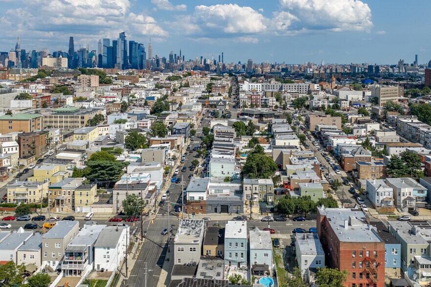 More Photos Of 910 Grand Ave, North Bergen Warehouse For Sale