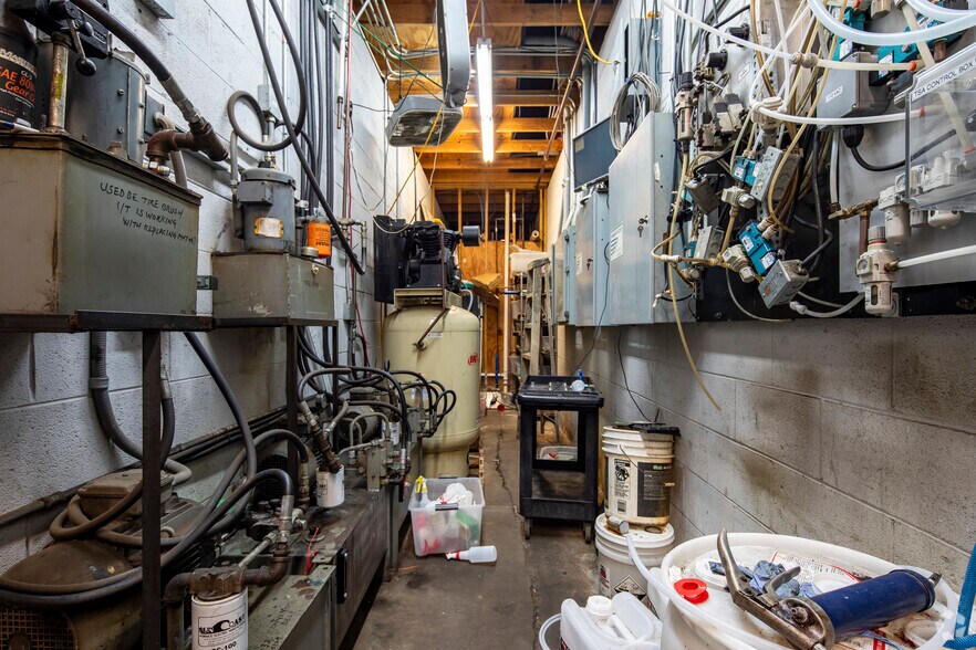 More Photos Of 605 S Wall St, Calhoun Carwash For Sale