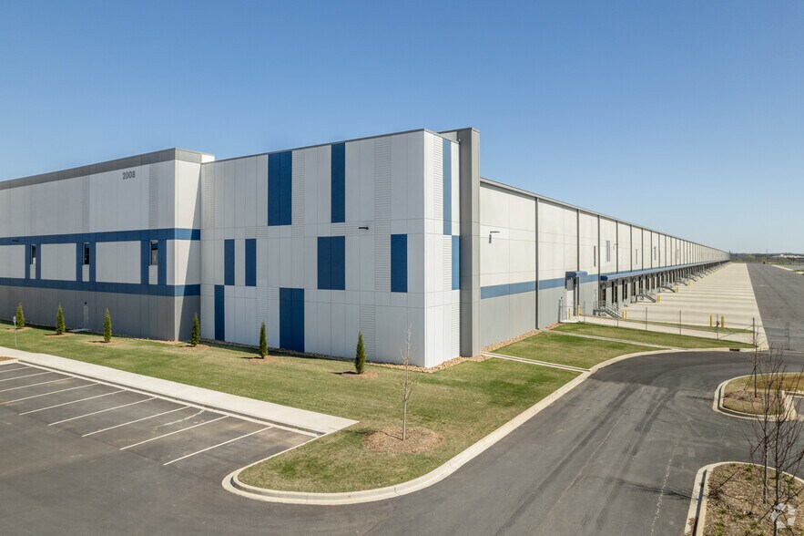 More Photos Of 2004 Moore Duncan Hwy, Moore Manufacturing For Lease