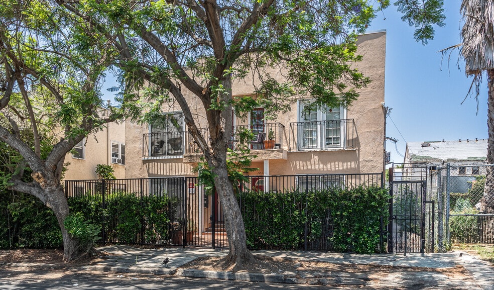 More Photos Of 1435-1437 1/2 N Las Palmas Ave, Los Angeles Apartments For Sale