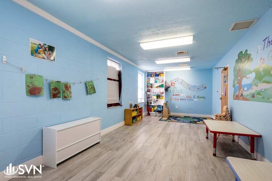 More Photos Of 209 W Jefferson St, Georgetown Office Residential For Sale