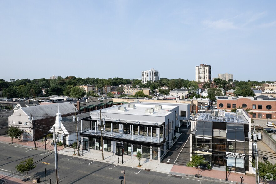 More Photos Of 1627-1633 Palisade Ave, Fort Lee General Retail For Lease