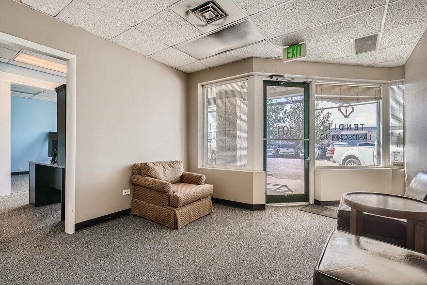 More Photos Of 6849 S Dawson Cir, Englewood Warehouse For Lease