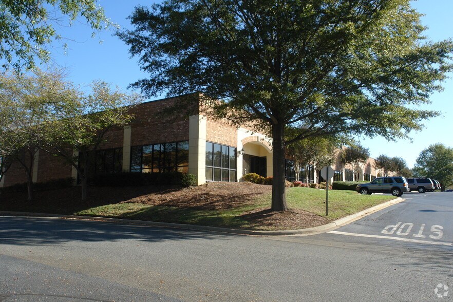 Primary Photo Of 2301 Crownpoint Executive Dr, Charlotte Flex For Lease