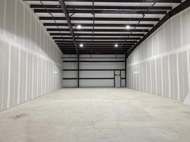 More Photos Of 420-430 Clay Drain Rd, Wildwood Warehouse For Lease