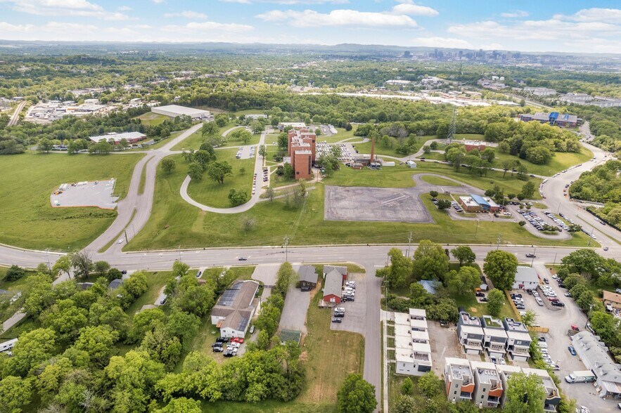 More Photos Of 709 Hart Ln, Nashville Office For Lease