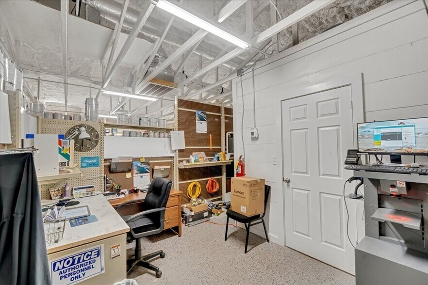 More Photos Of 1600 E Oglethorpe Blvd, Albany Freestanding For Sale