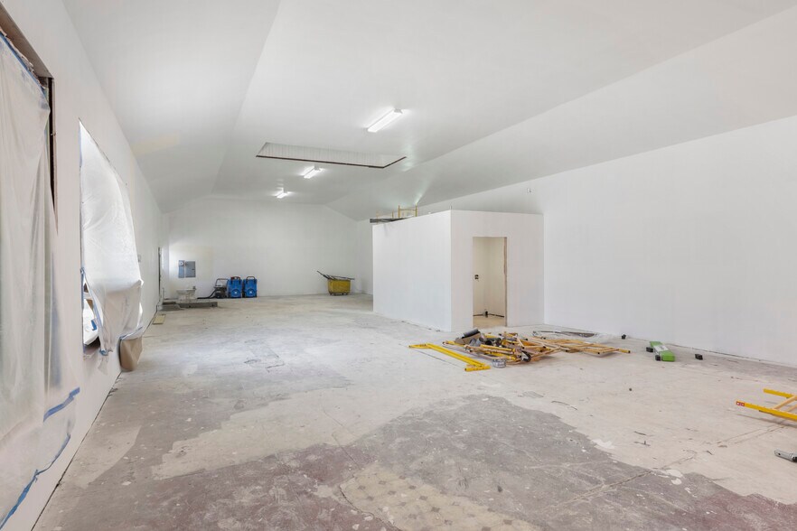 More Photos Of 2974-2996 Macarthur Blvd, Oakland Storefront For Lease