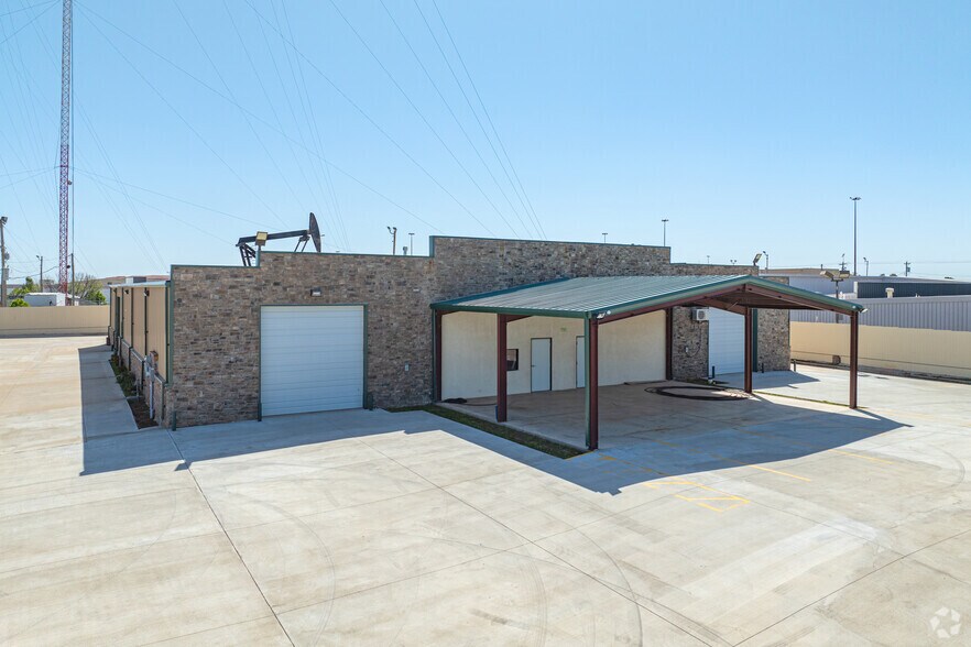 More Photos Of 6600 S I 35 Service Rd, Oklahoma City Flex For Lease