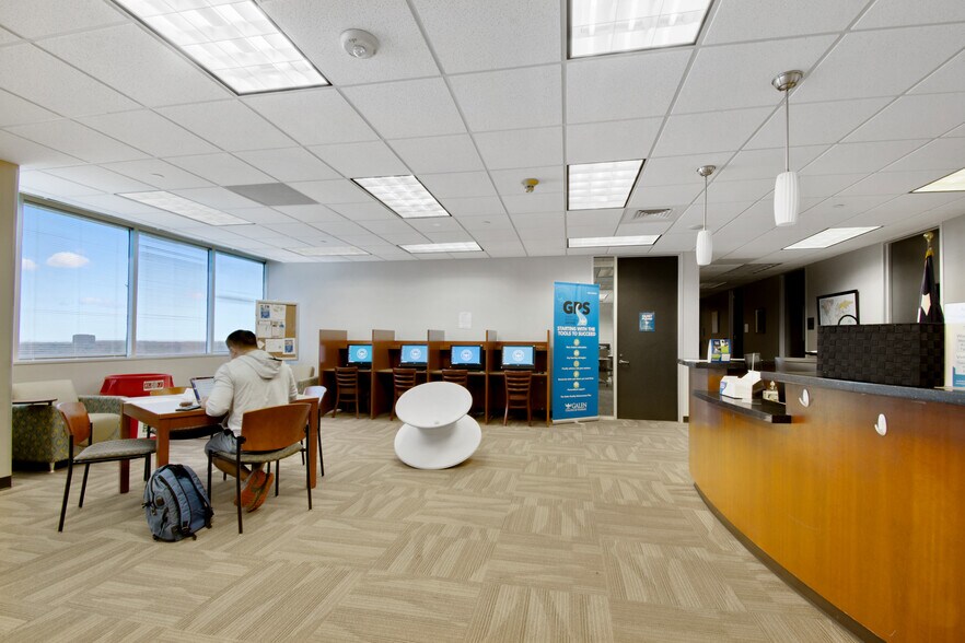 More Photos Of 7411 John Smith, San Antonio Office For Sale