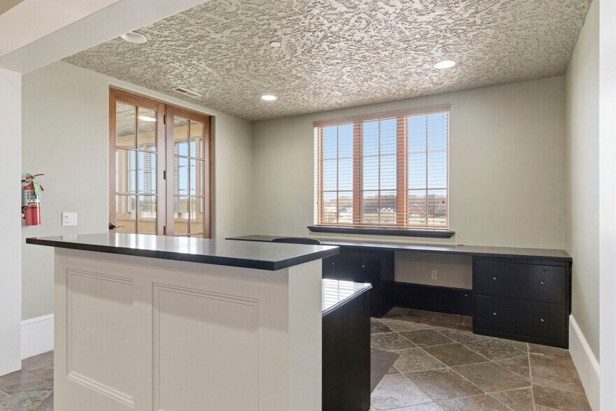 More Photos Of 1531 E Bradford Pky, Springfield Medical For Lease