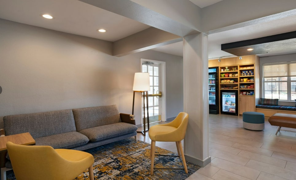 More Photos Of 1300 University Dr E, College Station Hotel For Sale