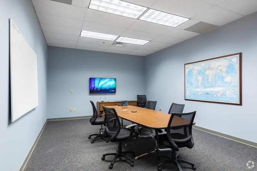 More Photos Of 754 Cincinnati Batavia Pike, Cincinnati Flex For Sale