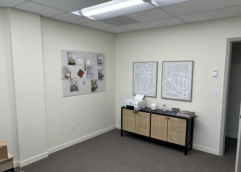 More Photos Of 2108 SW 152nd St, Burien Office For Lease
