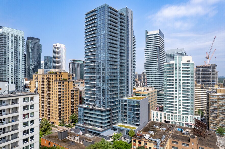 More Photos Of 161-163 Eglinton Ave, Toronto Apartments For Lease