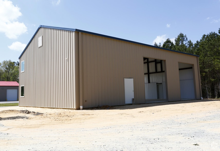 More Photos Of 2088 Angelia M St, Fayetteville Service For Lease