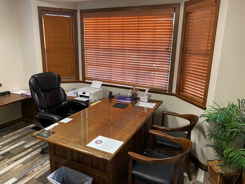 More Photos Of 2025 K St, Merced Office For Sale